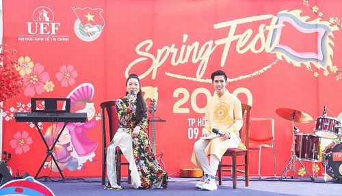 Sparkling appearance of actress Trinh Kim Chi at UEF Spring Fest 2020
