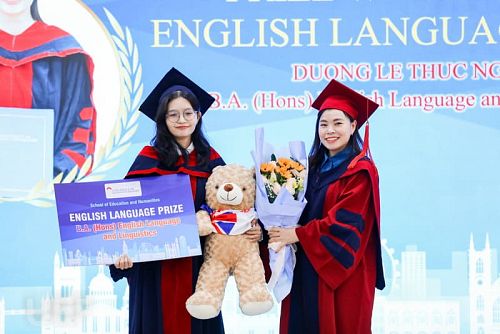 2023 UK bachelor’s programme in English Language and Linguistics admission requirements