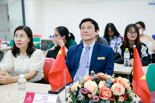 Launching the online study abroad program in China, enriching international experiences for UEFers