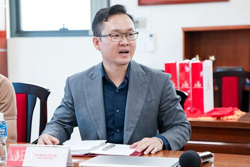UEF welcomes the representatives of Daegu Catholic University, Korea