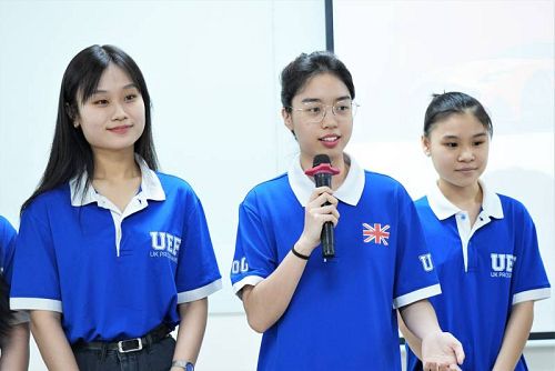 Gloucestershire Vietnam Students Confidently Showcase Projects to S&S Group