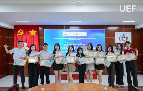 Faculty of Law honors Faculty level well-rounded students, provoke motivation for future development