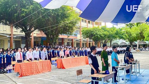 UEF brings the dynamic practical learning model - 'Mock Trial' to students in Long An for the first time.