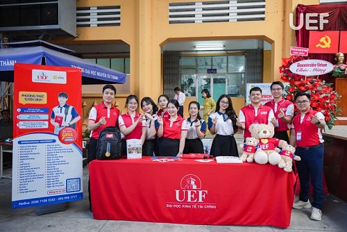 Ten Lo Man High School students excited to learn about UEF’s early scholarship program