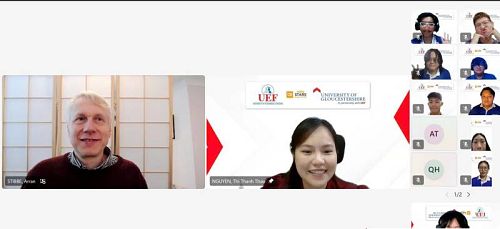 Students Explore Environmental Communication Through Language Analysis with British Professor