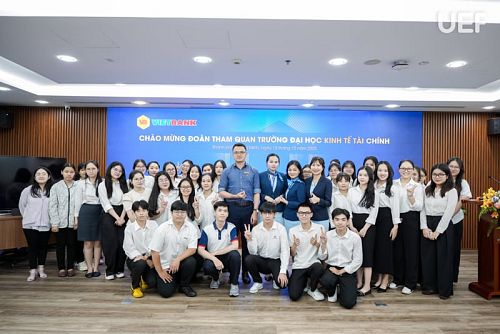 Students of the Faculty of Finance – Accounting engage in experiential learning at Vietbank