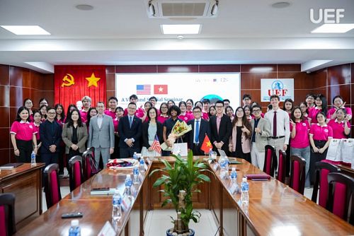International Relations Students Join Academic Exchange with U.S. Consulate