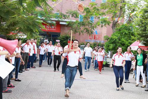 Many appealing activities to celebrate Vietnam Teachers’ Day at UEF
