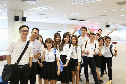 UEF BA Students visit Intel Products Vietnam