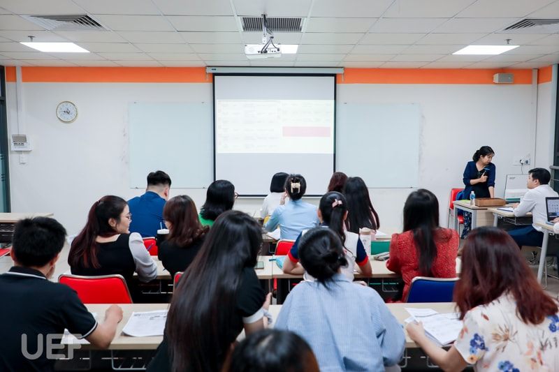 uef khaigiang khoa tienganh%20(4)