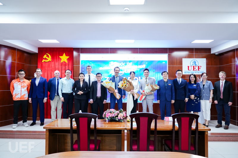 ÉN VÀNG 2024 - KHỞI TRANH VÒNG LOẠI SÔI NỔI, GẦN 100 THÍ SINH RA SỨC THỂ HIỆN KỸ NĂNG DẪN CHƯƠNG TRÌNH 32