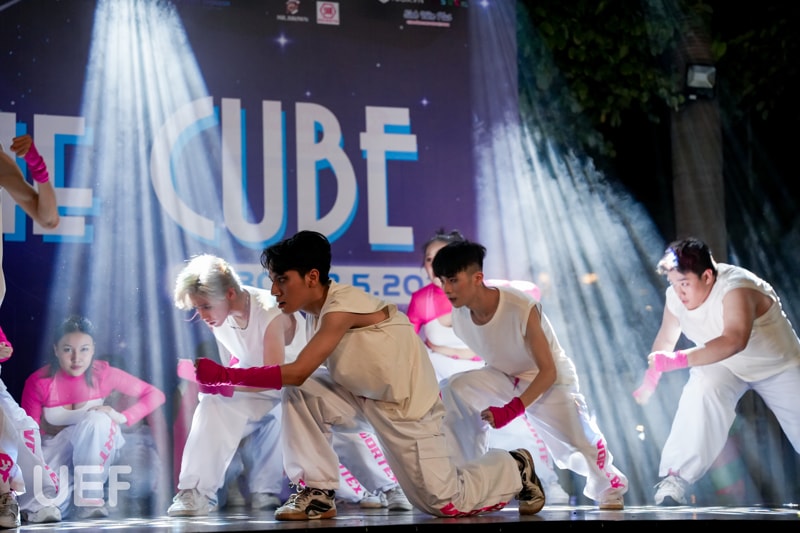 Vortex Showcase - The Cube 'chiêu đãi' UEFers những màn vũ đạo đẹp mắt ...