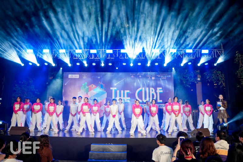 Vortex Showcase - The Cube 'chiêu đãi' UEFers những màn vũ đạo đẹp mắt ...