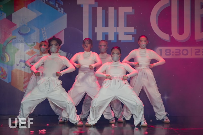 Vortex Showcase - The Cube 'chiêu đãi' UEFers những màn vũ đạo đẹp mắt ...