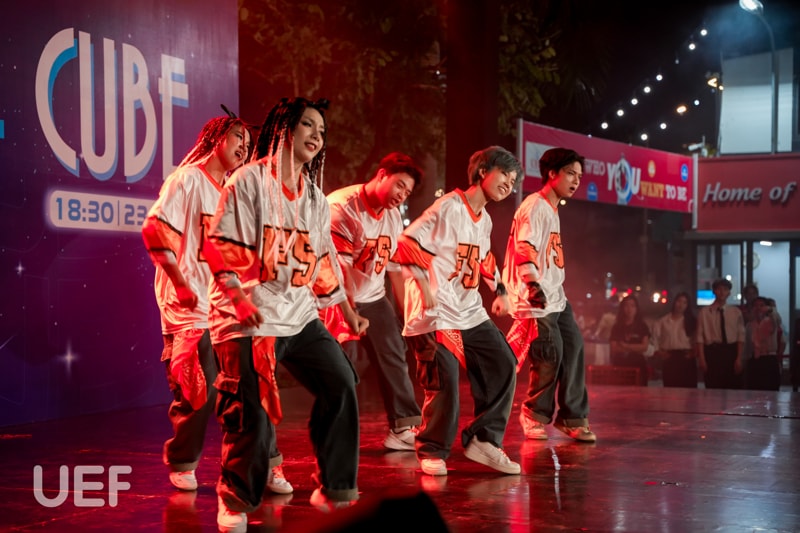 Vortex Showcase - The Cube 'chiêu đãi' UEFers những màn vũ đạo đẹp mắt ...