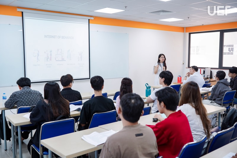 uef lop dong giang TMDT%20(3)