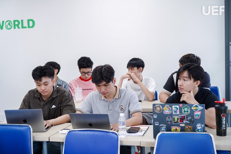 uef lop dong giang TMDT%20(4)