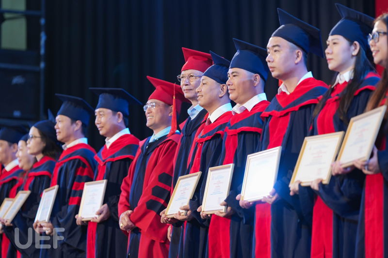 Đột Phá Trong Phát Triển Y Tế: Cần Đổi Mới Và Chuyển Đổi Số