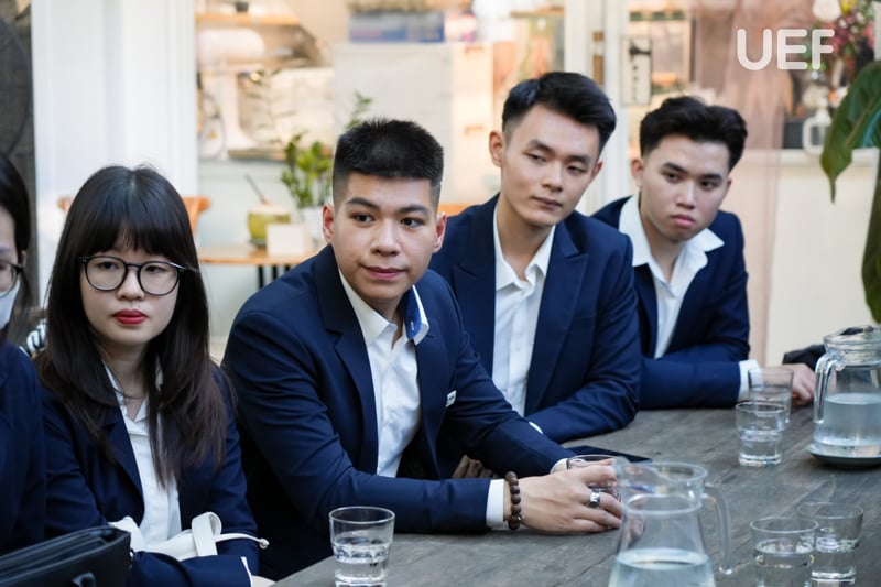UEFers học hỏi kỹ năng pha chế và quản lý quầy bar chuyên nghiệp tại ...