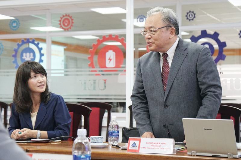 Hiệu trường Kobe Nhật Bản 6