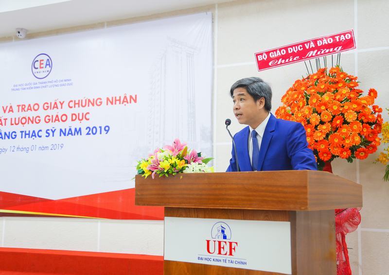 Trao chứng nhận kiệm định và bằng thạc sĩ uef