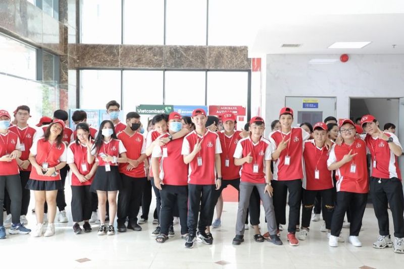 13 năm thành lập UEF