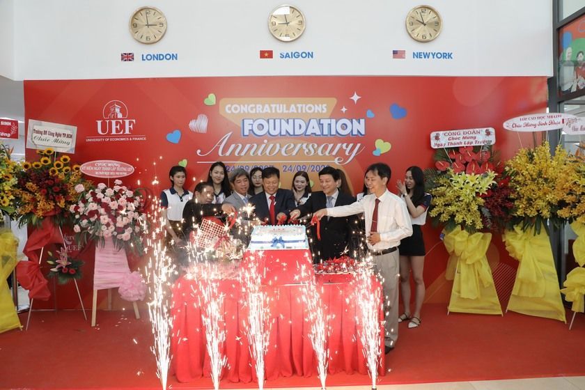 13 năm thành lập UEF