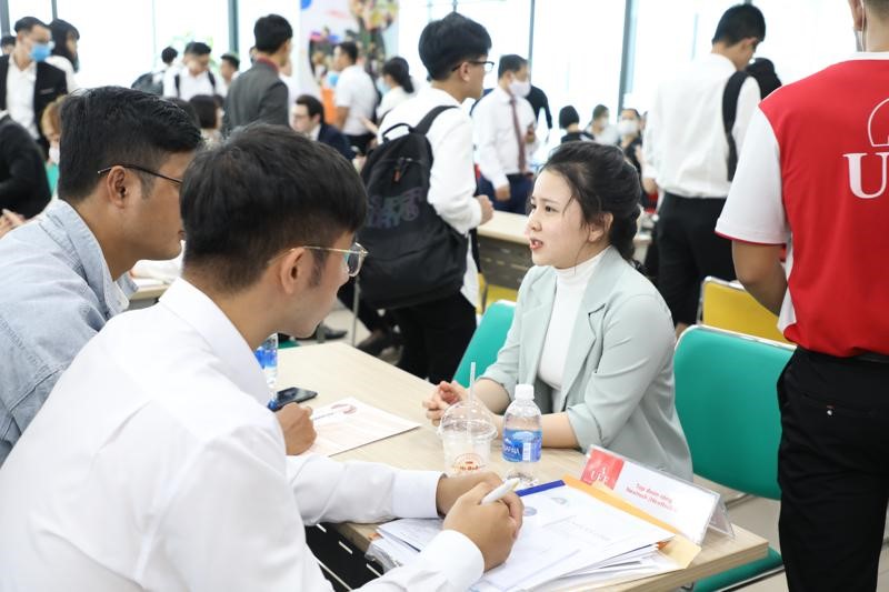 13 năm thành lập UEF