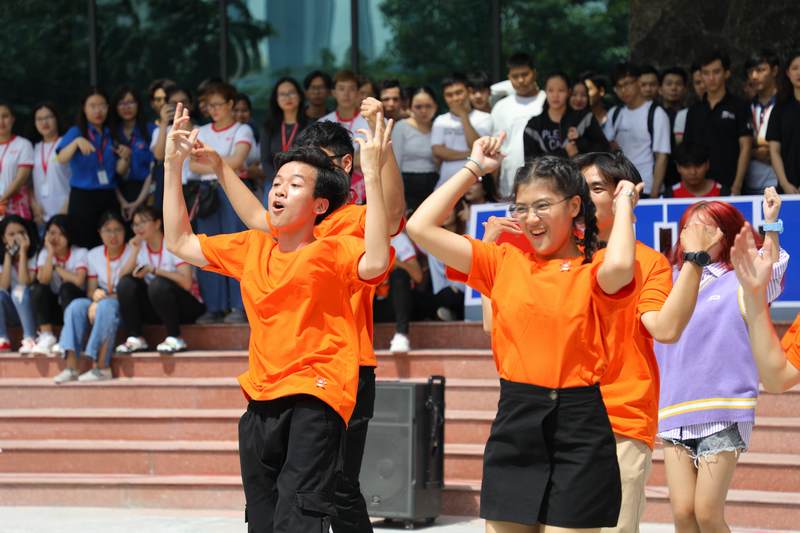 13 năm thành lập trường