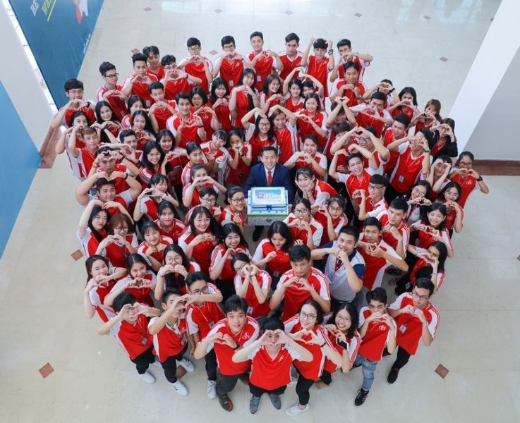 13 năm thành lập trường