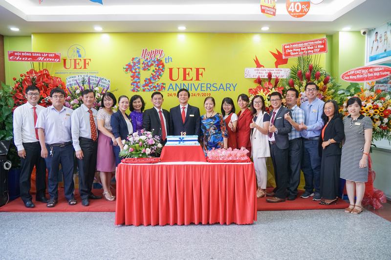 13 năm thành lập trường