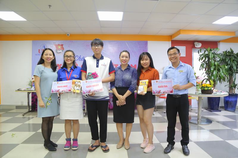 cắm hoa làm thiệp uef 2