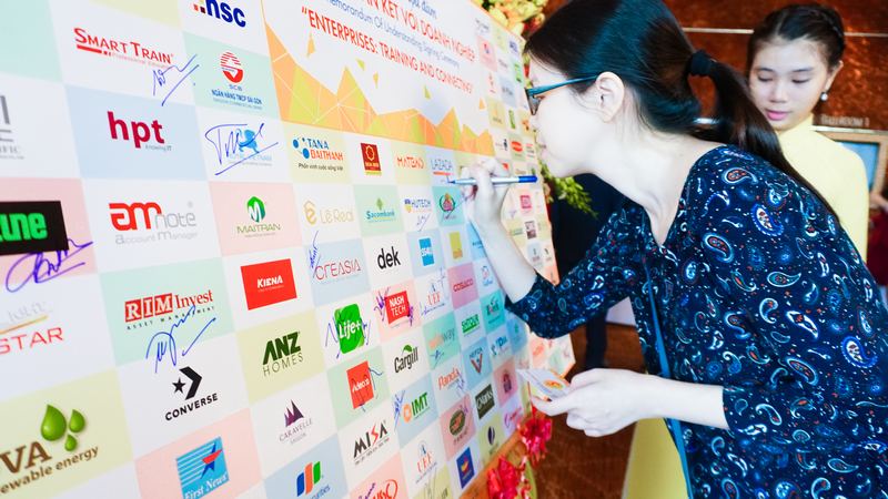 Ký kết doanh nghiệp 2018 21