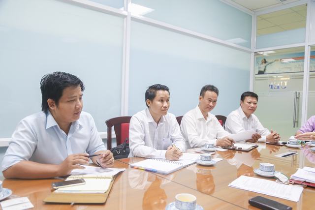 họp ý tưởng kinh doanh UEF 1 6