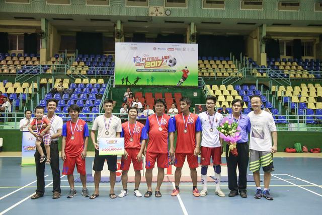 giải bóng đá 10 năm 9