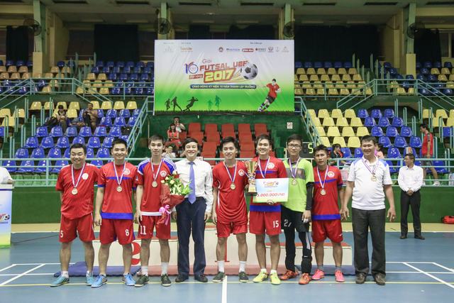 giải bóng đá 10 năm