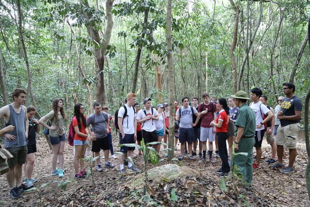 Tổ chức các hoạt động về nguồn ý nghĩa