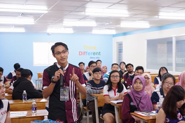 UEF giao lưu cùng USIM 