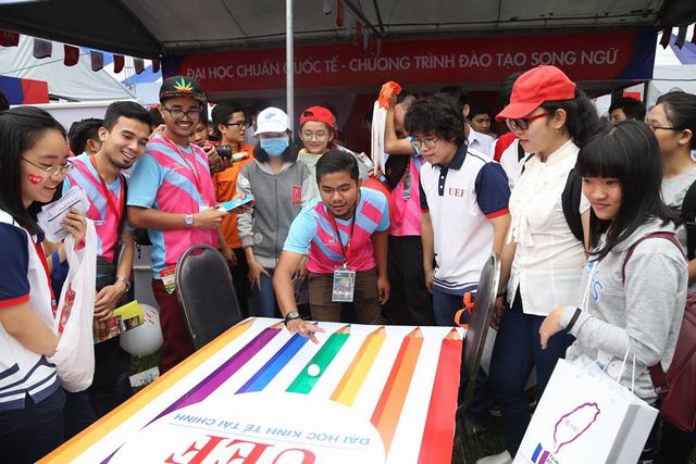 UEF giao lưu cùng USIM 