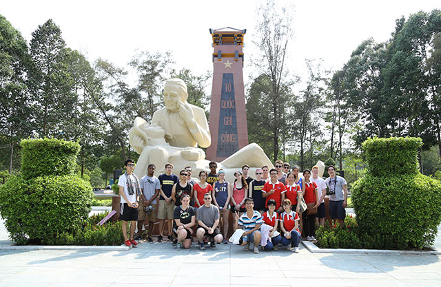 Tìm hiểu về lịch sử Việt Nam trong những chuyến tham quan các di tích văn hóa - lịch sử