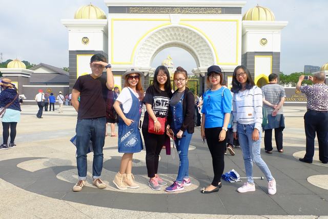 sinh viên UEF xuất ngoại 5