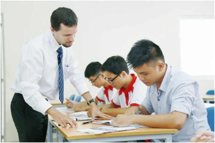 Hơn 50% thời lượng đào tạo tại UEF là các môn học bằng tiếng Anh
