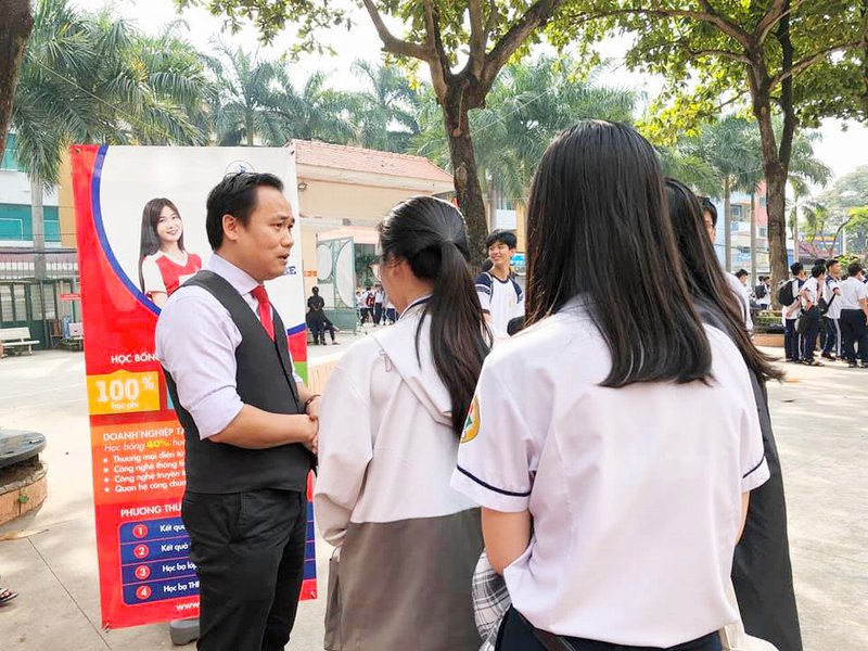 Ngành Quản trị kinh doanh của Trường Đại học Kinh tế - Tài chính thành phố Hồ Chí Minh tiền học phí bao nhiêu?