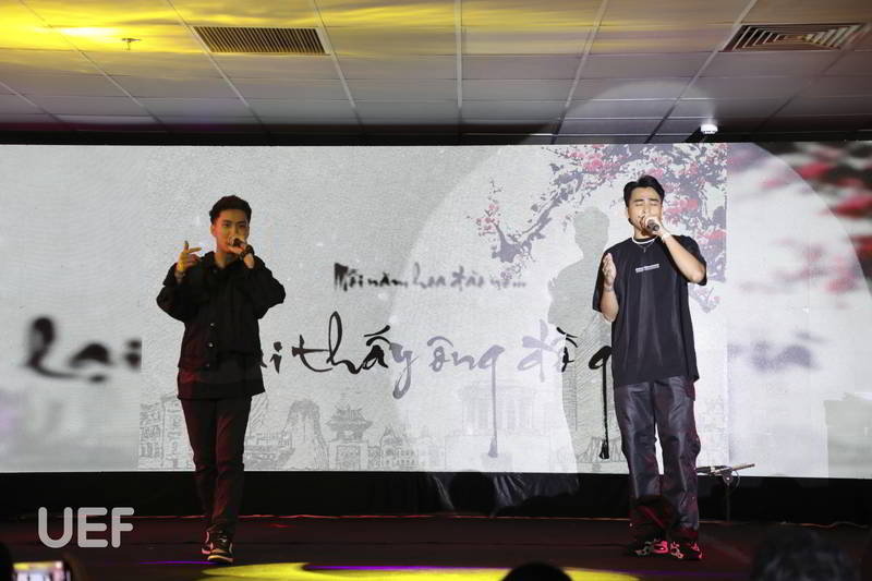 ấm tình thầy trò