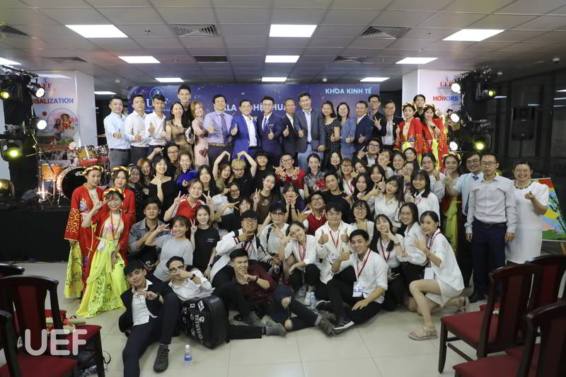 ấm tình thầy trò