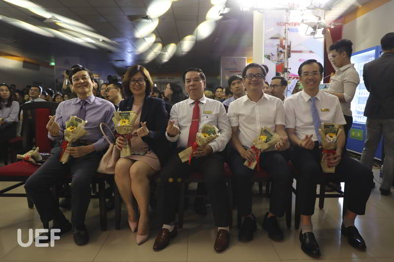 ấm tình thầy trò