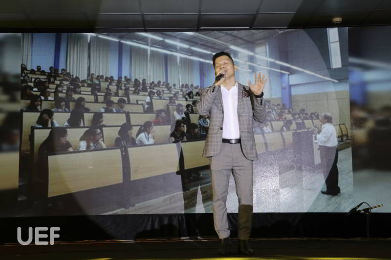 ấm tình thầy trò