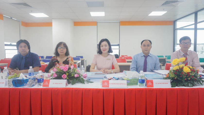 Bảo vệ luận văn thạc sĩ khóa 2018 - 2