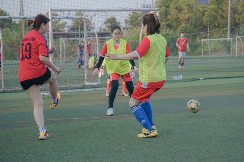 bóng đá nữ uef 6