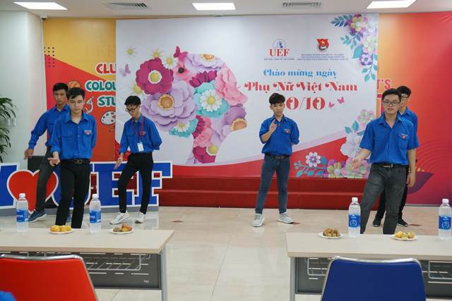 Văn nghệ chào mừng ngày 20/10